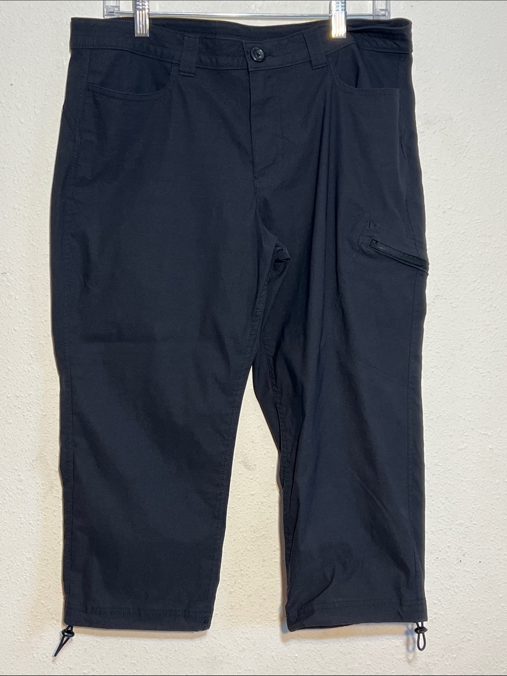 Eddie Bauer Black Cropped Cargo Capris with Zippered Thigh Pocket
